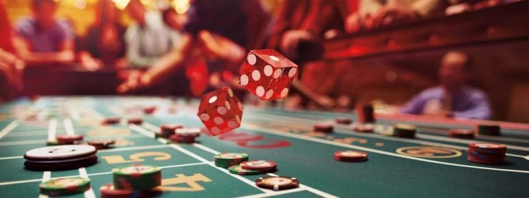 Antarmuka Texas Hold'em Bonus di aplikasi mobile wolestogel dengan live dealer studio